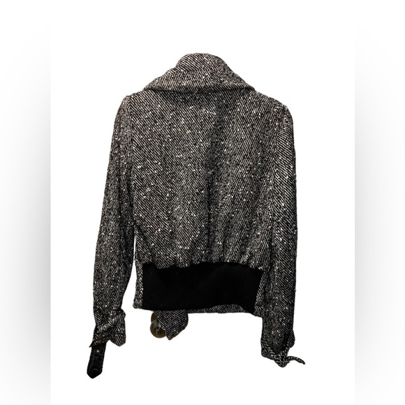 XoXo Women's Medium Gray & Black Coat Very Warm and Cozy Zip Up - Picture 2 of 5